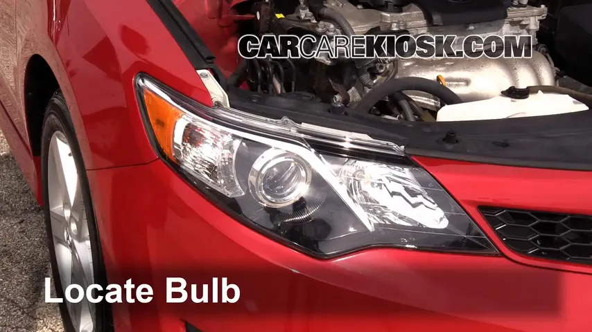 2013 Toyota Camry SE 2.5L 4 Cyl. Lights Turn Signal - Front (replace bulb)